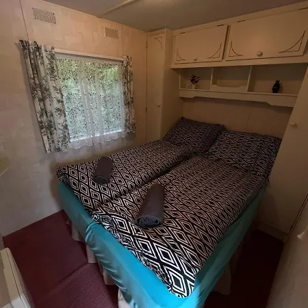 Apartment Autocamp Free Star - Mobilheimy Strachotin
